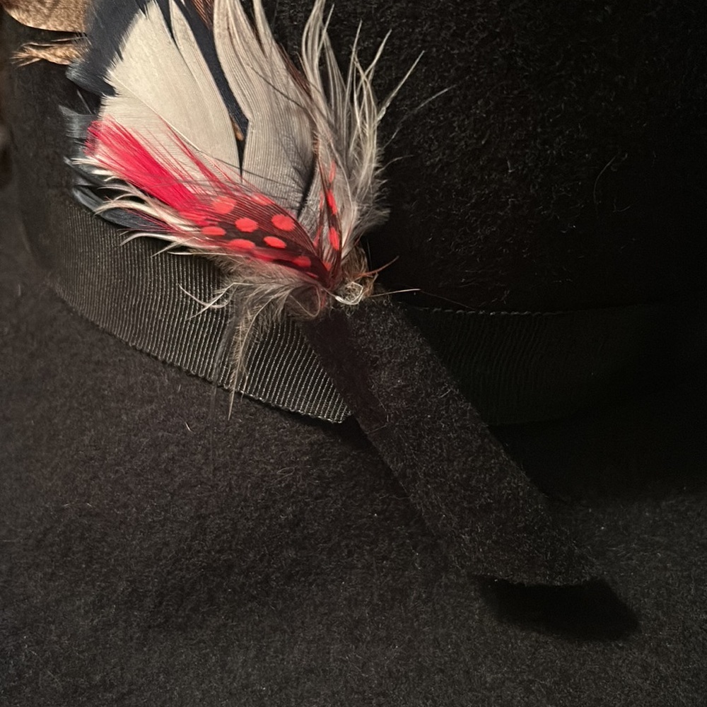 Vintage Black Wool Hat w Feather Embellishment - Picture 12 of 14